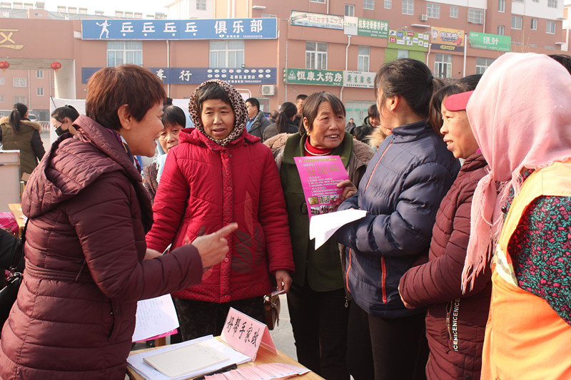 1519719597459900.jpg 高新区妇女专场招聘会照片2_副本.jpg