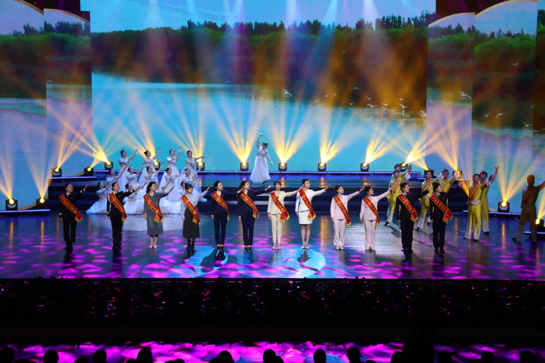 1744079157977675.jpg 一路生花.jpg