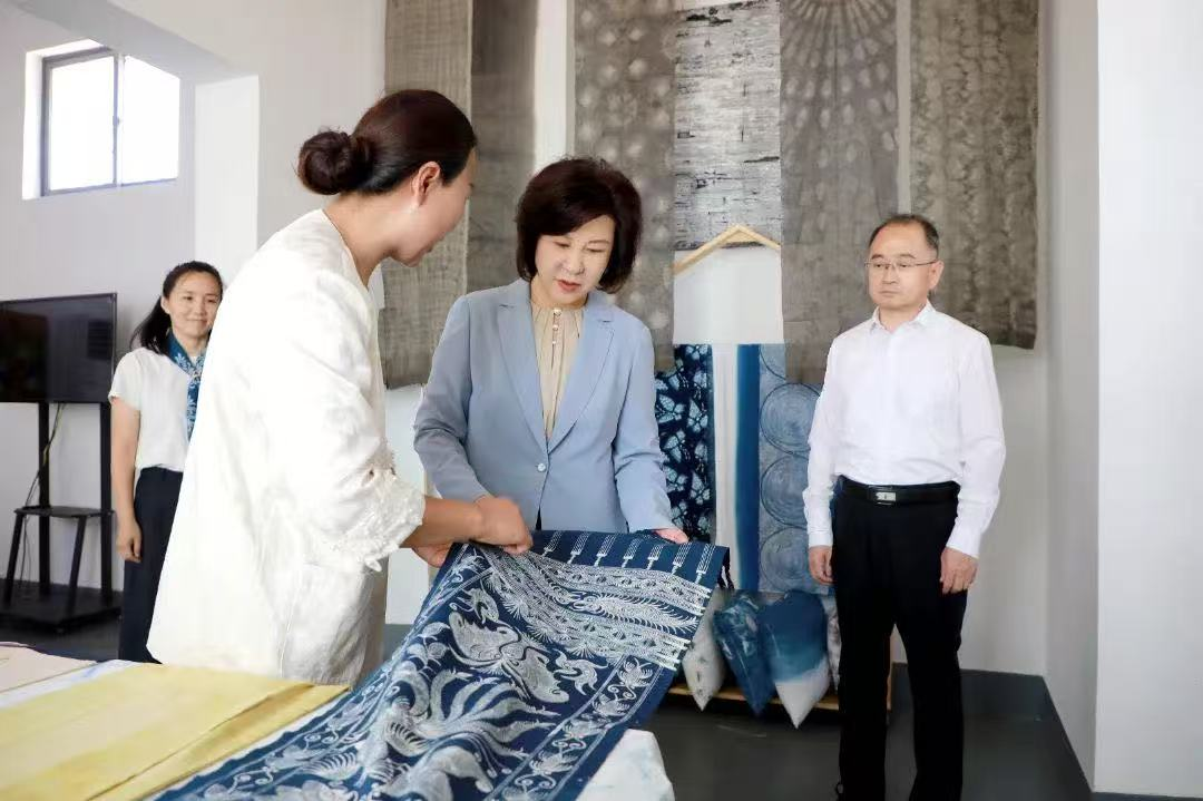 山东省妇联党组书记、主席孙丰华到滨州调研